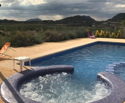Foto de la piscina con jacuzzi del Cortijo de los Castellanos