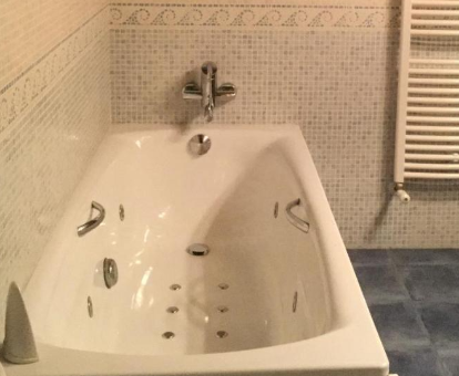 Foto de la bañera de hidromasaje que se encuentra en la Casa Carbonero